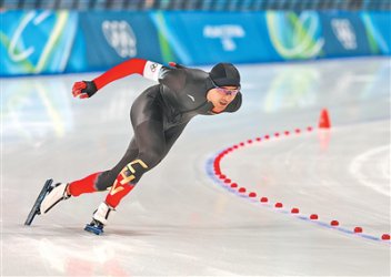 宁忠岩打破冬奥会纪录夺冠