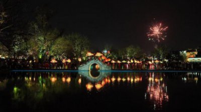 <b>从“老外”到“老乡”丨小城看非遗 “醉”享中</b>