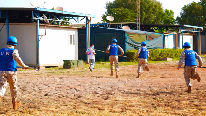 维和直升机分队应急小组抓捕幕后飞手。黄浩摄