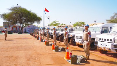 中国第六批赴阿卜耶伊维和直升机分队高标准通