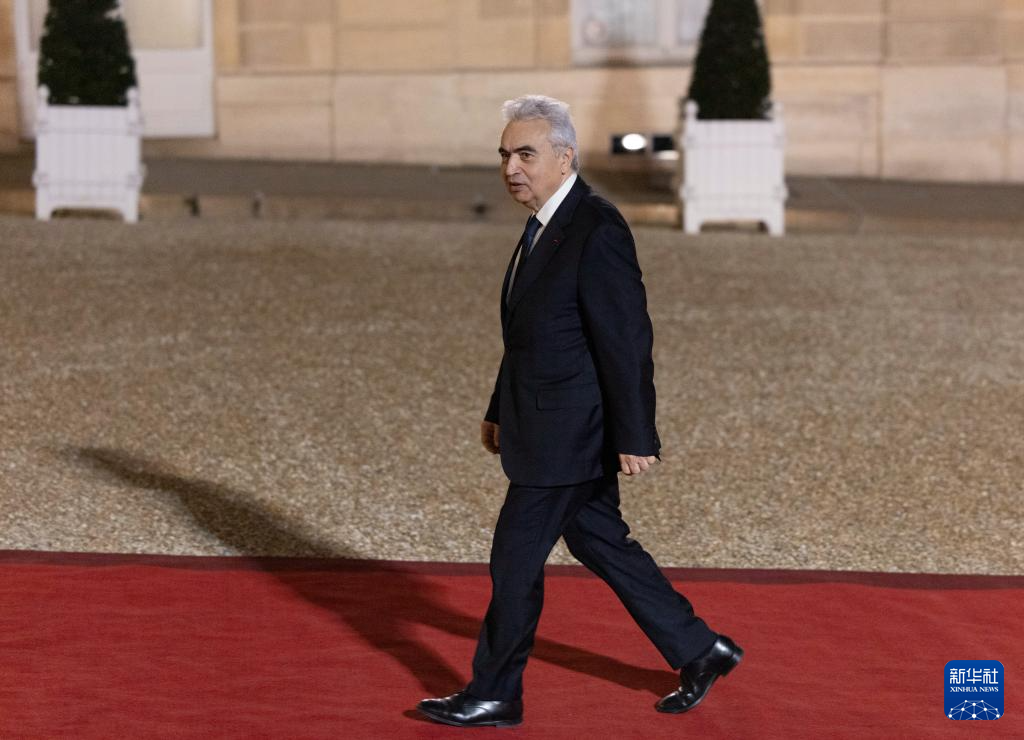 3月11日,国际能源署发表声明说,32个成员国一致同意释放4亿桶战略石油储备,以应对因美国和以色列军事打击伊朗导致全球石油供应紧张的局面。新华社记者 邬惠我 摄