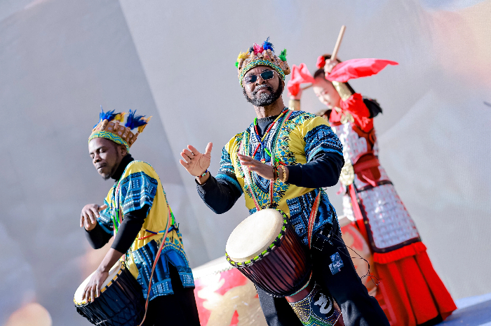 鼓乐表演《鼓韵和鸣》。 中国宋庆龄基金会供图
