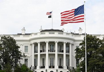 <b>一手撤军一手加税　美国如此“惩罚”盟友德国</b>